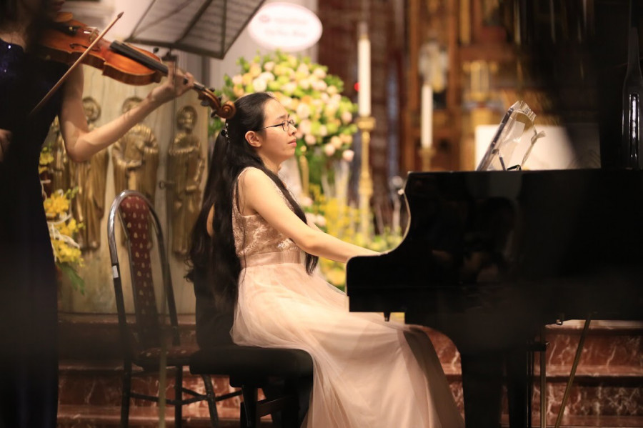Hoang Ho Thu zongora diplomakoncertje