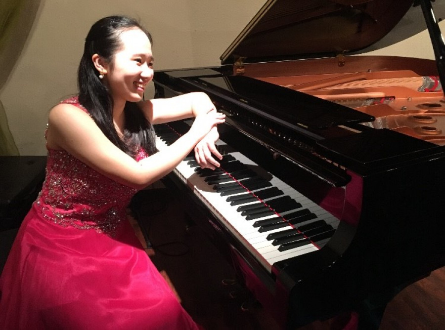 Marika Murata zongora MA diplomakoncertje