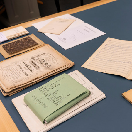 Ünnepélyesen átadták az örökösök Sárosi Bálint hagyatékát a Zeneakadémiának