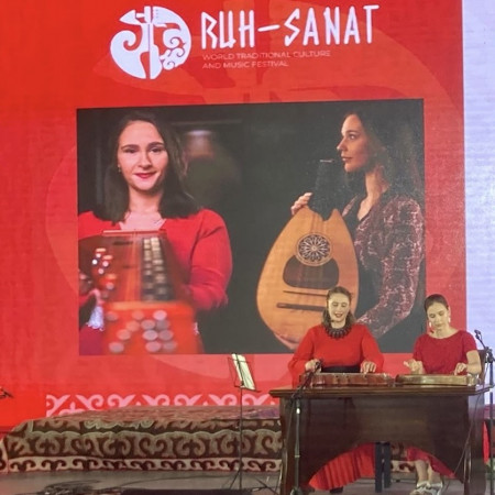 Kirgiz fesztiválon szerepelt a Népzene Tanszék oktatója és hallgatója