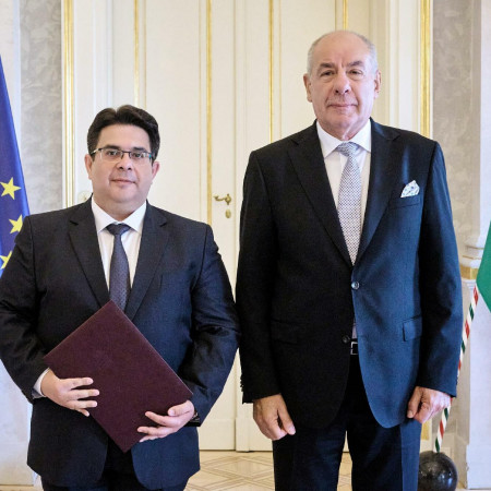 Átvette rektori kinevezését Dr. Farkas Gábor