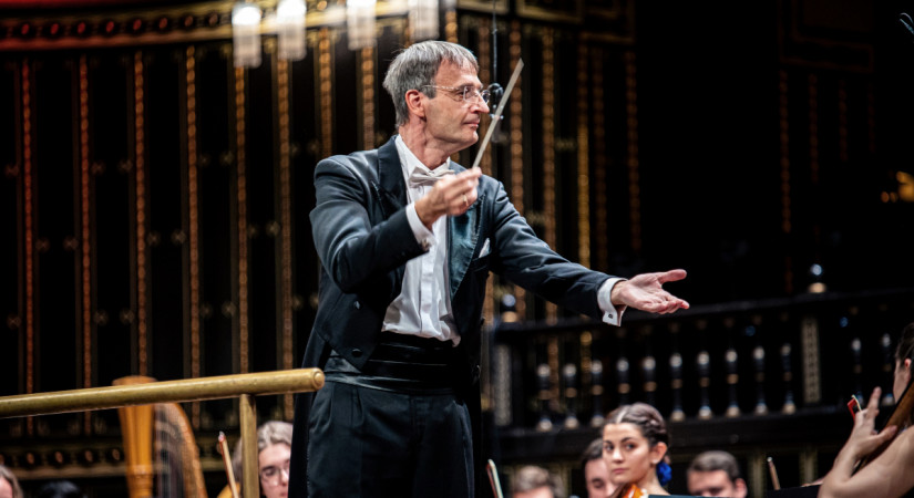Ménesi Gergely és a Zeneakadémia Szimfonikus Zenekara 