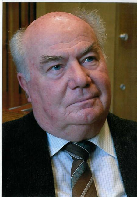 Prőhle Henrik